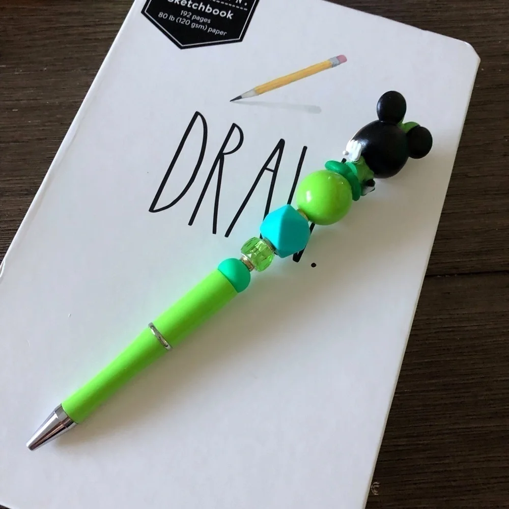 Disney Doorables: Mickey & Friends: Minnie Mouse handmade beaded pen